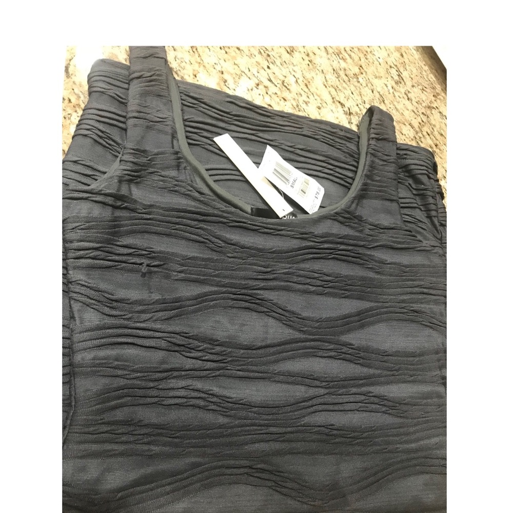 Dress - Picture 2 of 8